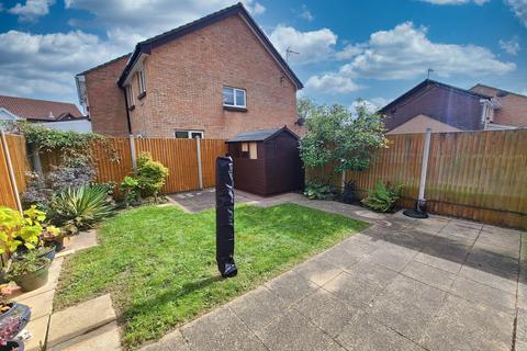 3 bedroom semi-detached house for sale, Pipers Close, Totton SO40