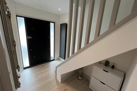 148 Acheson Road, Shirley, Solihull, B90 2JA