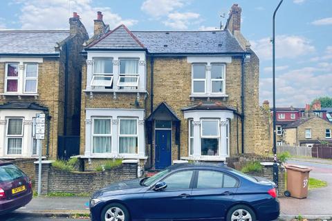 1 bedroom flat to rent, Carisbrooke Road, Walthamstow, London E17