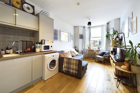 1 bedroom flat to rent, Carisbrooke Road, Walthamstow, London E17