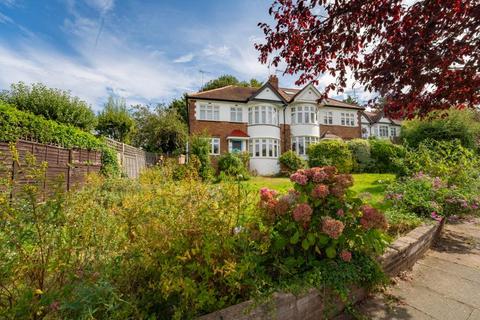 2 bedroom flat to rent, Sandall Close, Ealing, W5 1JF