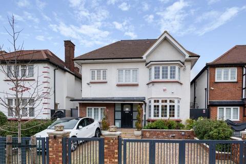 Tillingbourne Gardens,  Finchley,  N3