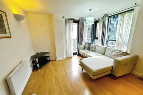 2 bedroom flat to rent, City Walk, Leeds, West Yorkshire, LS11
