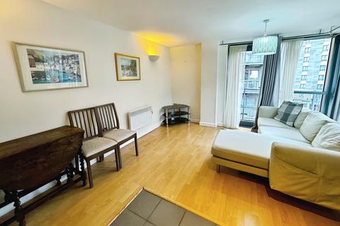 2 bedroom flat to rent, City Walk, Leeds, West Yorkshire, LS11