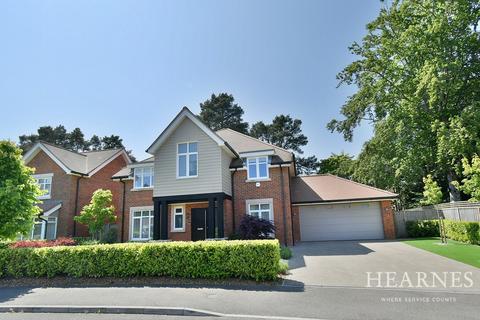 4 bedroom detached house for sale, Dormy Crescent, Ferndown, BH22