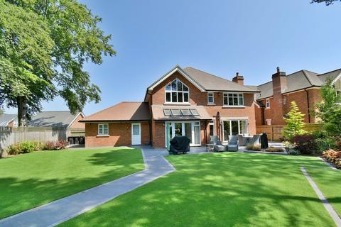 4 bedroom detached house for sale, Dormy Crescent, Ferndown, BH22