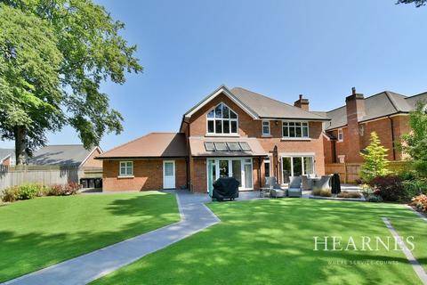 4 bedroom detached house for sale, Dormy Crescent, Ferndown, BH22