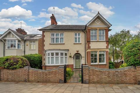 3 bedroom detached house for sale, Park Road North, Bedford