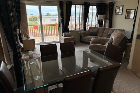 2 bedroom lodge for sale, Sand le Mere Holiday Park