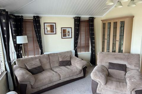 2 bedroom lodge for sale, Sand le Mere Holiday Park