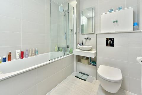 2 bedroom apartment to rent, Highbury Crescent, Highbury, London, N5