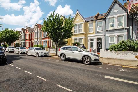 5 bedroom terraced house to rent, Coleraine Road, London