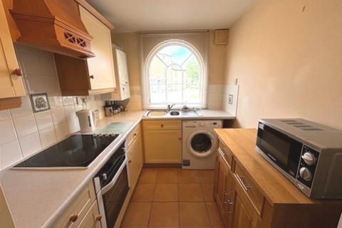 2 bedroom flat to rent, Thornberry, Market Square, Bampton