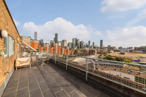 2 bedroom apartment for sale, Arnhem Wharf, Arnhem Place, London, E14