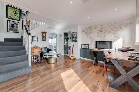 2 bedroom apartment for sale, Arnhem Wharf, Arnhem Place, London, E14