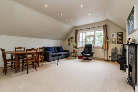 3 bedroom flat to rent, Ferncroft Avenue, Hampstead, London, NW3