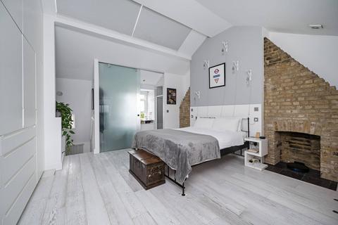 4 bedroom house for sale, Senrab Street, Stepney, London, E1