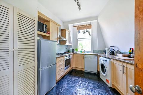 2 bedroom flat for sale, Clifden Road, Twickenham, TW1