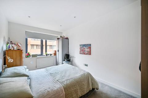 2 bedroom flat for sale, Sovereign House, Twickenham, TW1