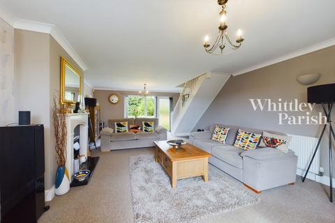 19 Cedar Drive, Attleborough, NR17 2EX