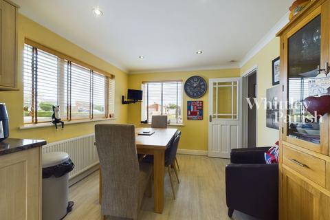 19 Cedar Drive, Attleborough, NR17 2EX