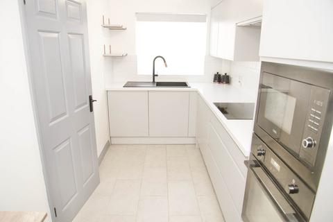 64 Hill View Drive, London, SE28 0LH