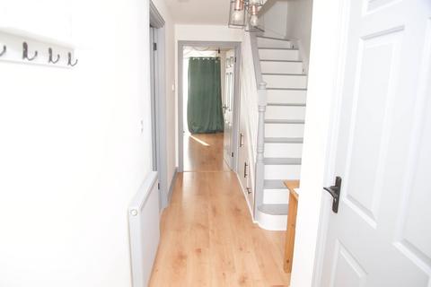 64 Hill View Drive, London, SE28 0LH