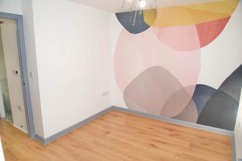 64 Hill View Drive, London, SE28 0LH