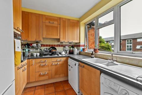 2 bedroom flat for sale, Royston Court, Lichfield Road, Kew, Richmond, Surrey TW9