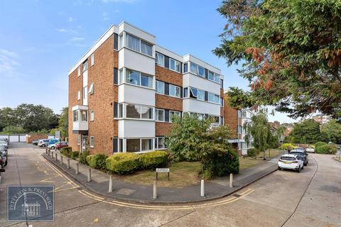 2 bedroom flat to rent, Trent Court, New Wanstead