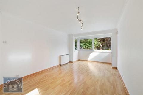 2 bedroom flat to rent, Trent Court, New Wanstead