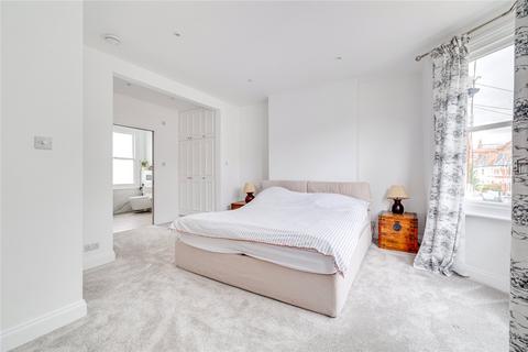 5 bedroom terraced house to rent, Queensmill Road, London, SW6