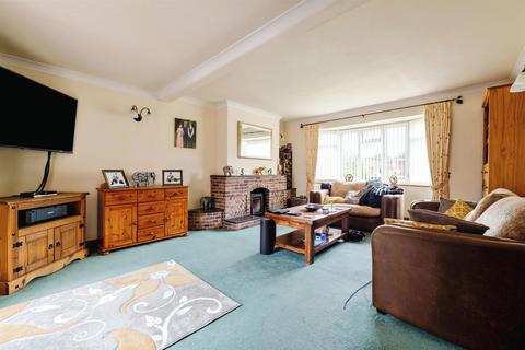 3 bedroom semi-detached house for sale, Abbey Road, Pershore