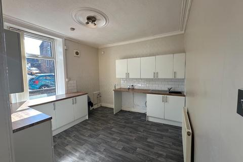 2 bedroom terraced house to rent, Burnley Road, Colne