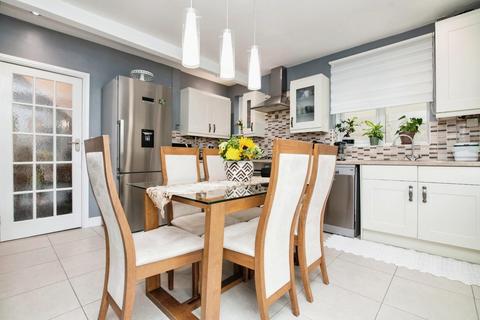 98 Arbury Hall Road, Shirley, Solihull, B90 4PZ