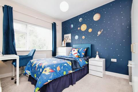 98 Arbury Hall Road, Shirley, Solihull, B90 4PZ