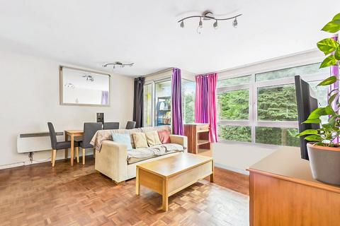 2 bedroom flat to rent, Nursery Road, Pinner, HA5