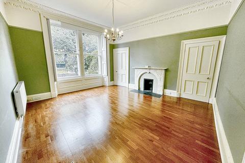 3 bedroom ground floor flat to rent, Leven Terrace, Edinburgh EH3