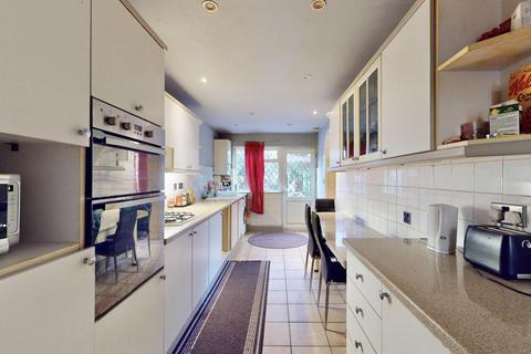 6 Adelaide Gardens, Romford, RM6 6SR