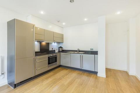 2 bedroom apartment to rent, Salton Square, London