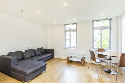 2 bedroom apartment to rent, Salton Square, London