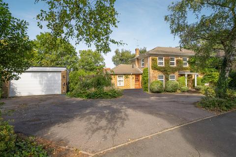 1 Brudenell, Windsor, SL4 4UR