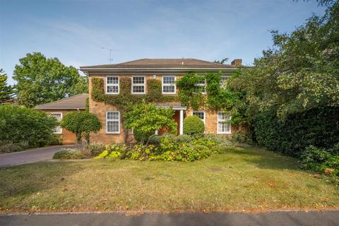1 Brudenell, Windsor, SL4 4UR