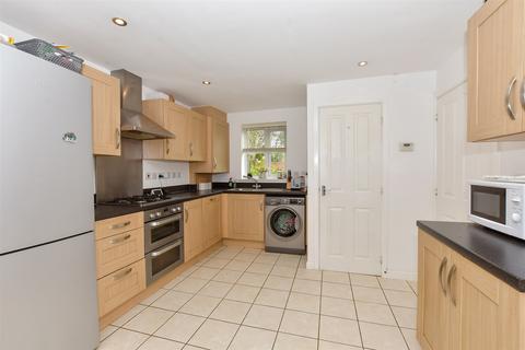 3 bedroom end of terrace house for sale, Finn Farm Road, Ashford, Kent