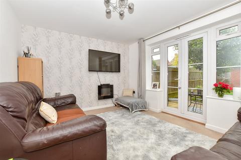 3 bedroom end of terrace house for sale, Finn Farm Road, Ashford, Kent