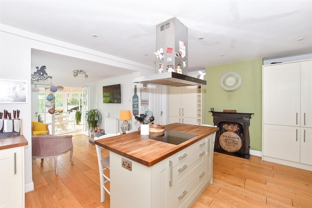 Kitchen/Breakfast Area