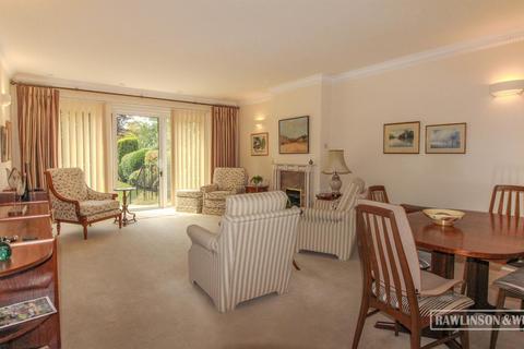 3 bedroom apartment for sale, 62 Palace Road, East Molesey KT8