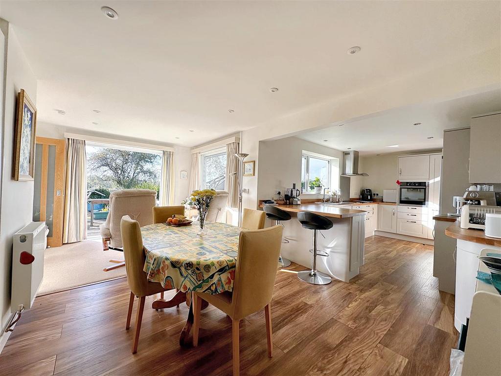 Dining/ Garden Room and Garden