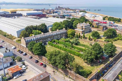 7 bedroom terraced house for sale, Dockyard Terrace  Sheerness