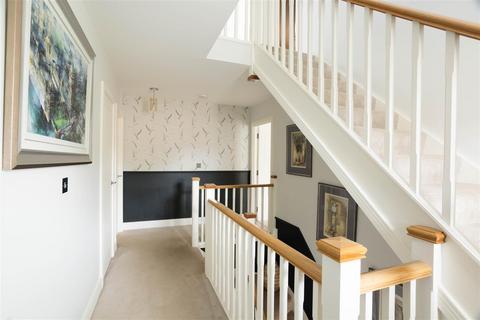 6 Ings Walk, Wetherby, LS22 5FE